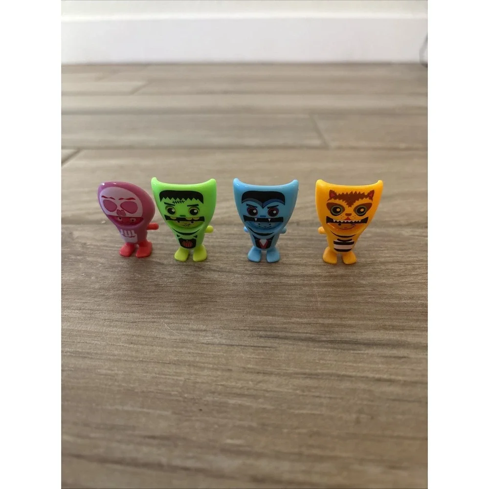 Kinder‎ Joy Surprise Egg 2020 Halloween Toy Glow in the Dark Monster Lot Of 4